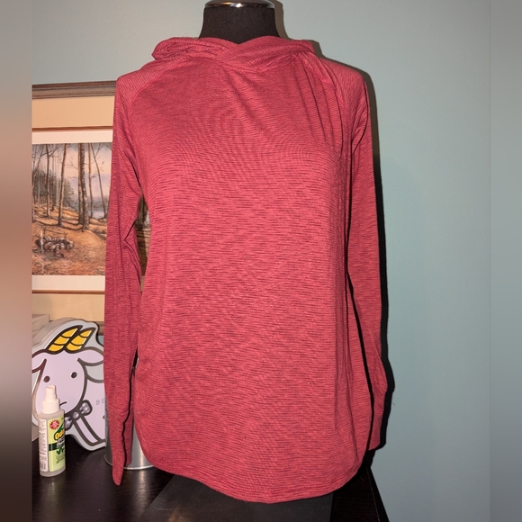 Kuhl Tops - Kuhl Aspira lightweight hoodie, size small,